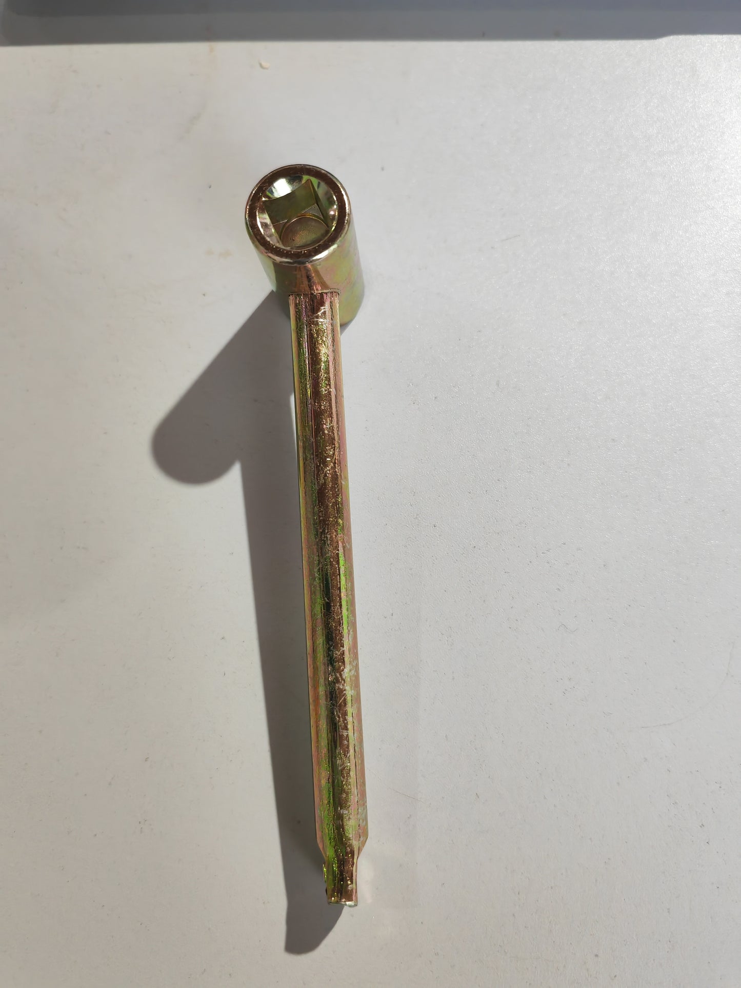 GAS CYLINDER KEY (SPINDLE KEY)